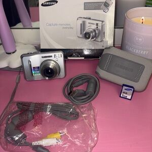Samsung BL1050 Camera with Accessories